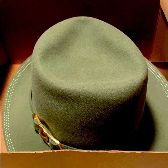 ? EUC Vintage Mr John fedora, in green???